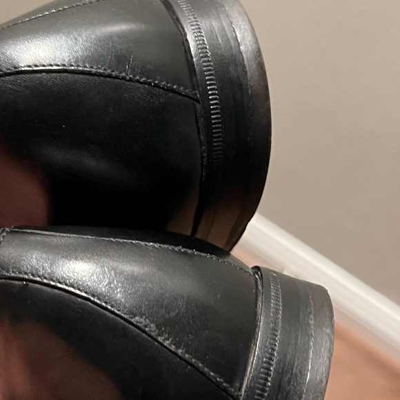 𝅺salvatore FERRAGAMO leather dress loafers. Made in Italy. 9.5 EE - Picture 5 of 8